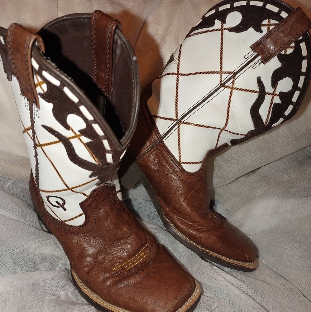 Ariat square toe boots sz 2y longhorn EUC